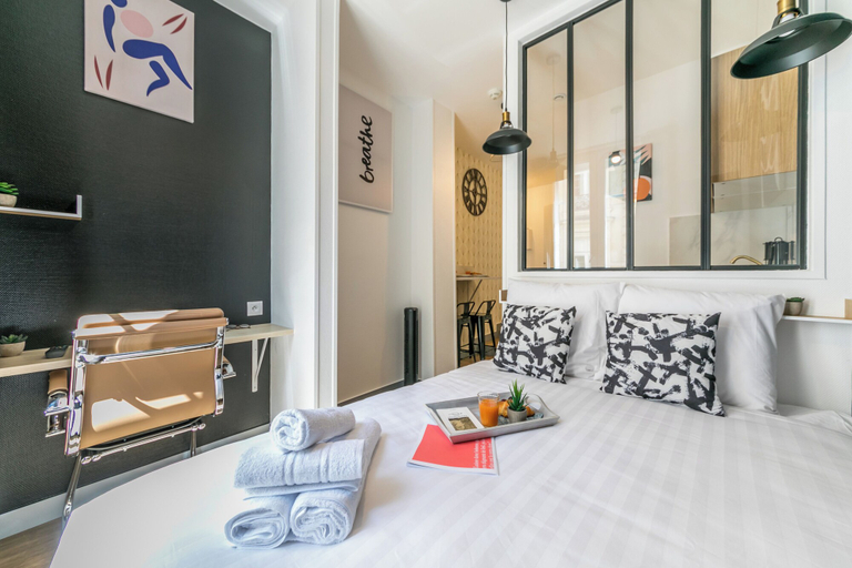 Bedroom 2, WS Opéra - Rossini, Paris