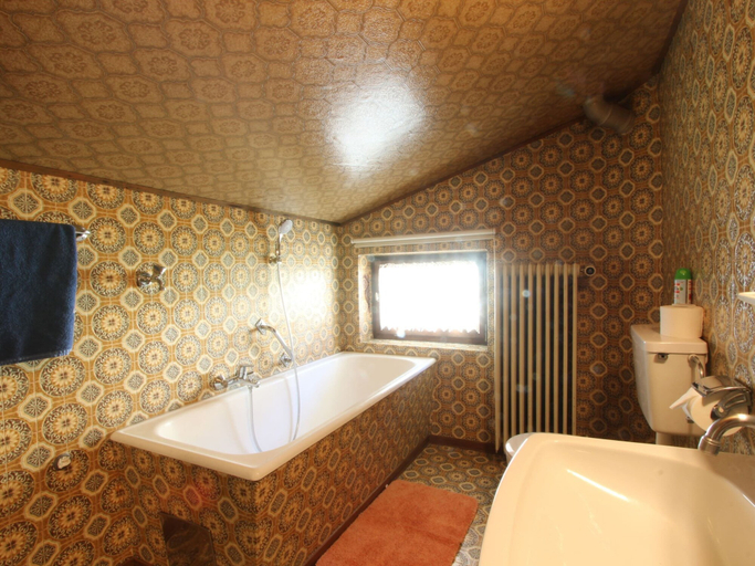 Bathroom 3, Spacious Apartment Near Ski Area in Mittersill, Zell am See