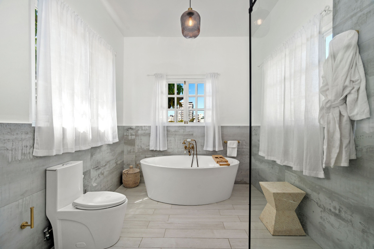 Bathroom, Villa Bohemia I