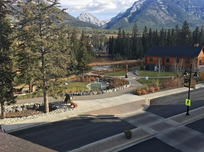 Others 4, Rundle Cliffs Lodge by Canmore Premier, Division No. 15