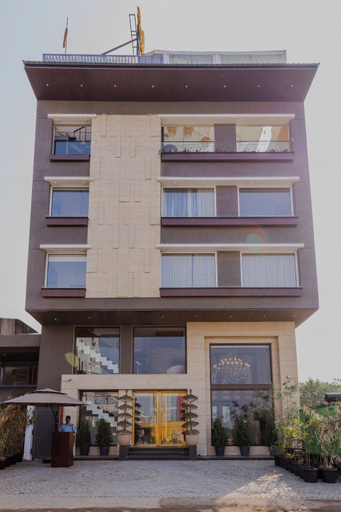 Exterior & Views 2, Hotel Golden Aura, Indore