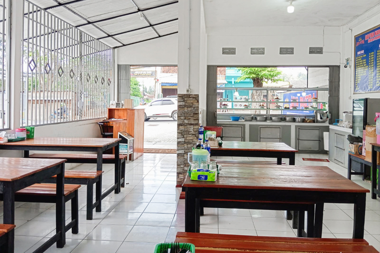 Food & Drinks 5, OYO 94066 Homestay Jaya Putri 1 Syariah, Bandar Lampung