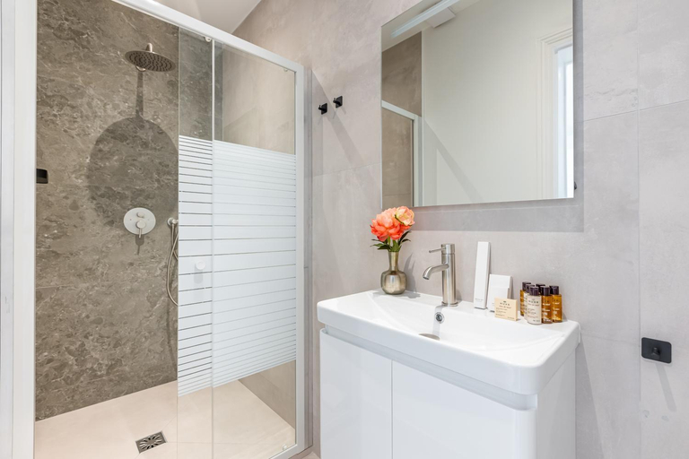 Bathroom, Sweett - Maison Wagram, Paris