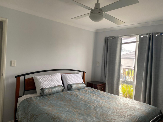 Bedroom 2, Lakelands Hideaway, Mandurah