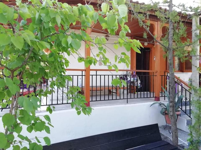 Others 3, Zara's love, Central Macedonia