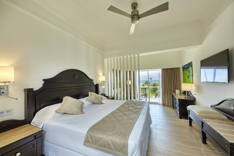 Bedroom 4, Hotel Riu Palace Punta Cana - All Inclusive, Salvaleon de Higuey