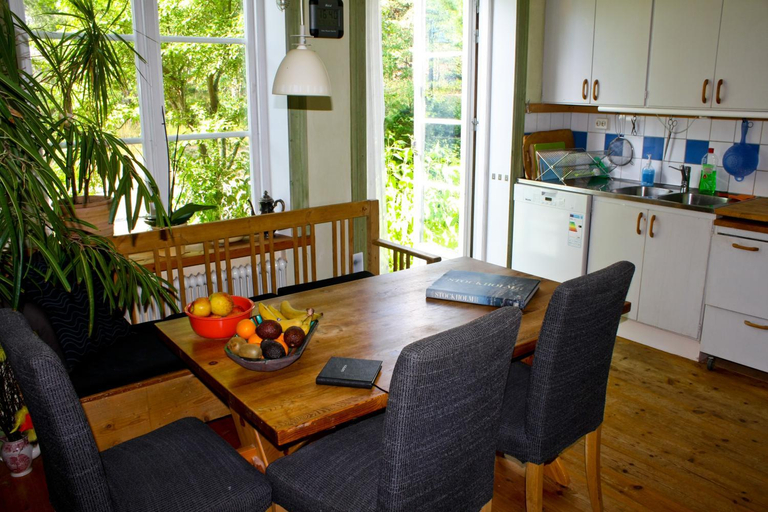 Others 5, Bed&Breakfast in nature 12 min from city free bikes, Stockholm