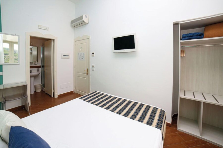 Bedroom 4, Hotel Royal Hills, Napoli