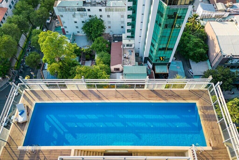 Sport & Beauty, Salute de Sailing Tower - Palace Garden, District 1