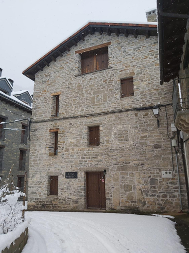 2, Casa Robelca, Huesca