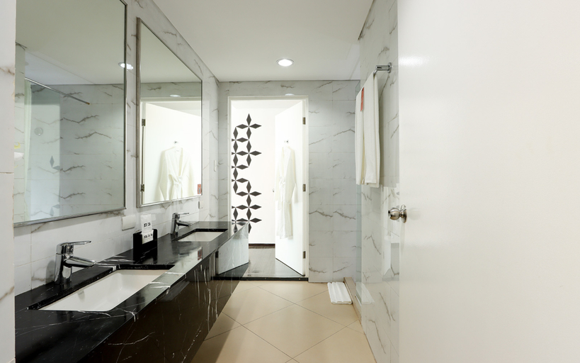 Bathroom 4, Privato Hotel Ortigas, Pasig City