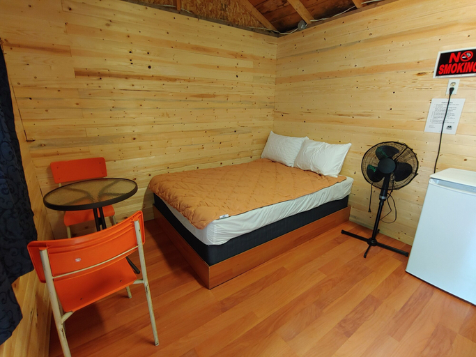 Bedroom 5, Oakhill Pines Campground, Lunenburg