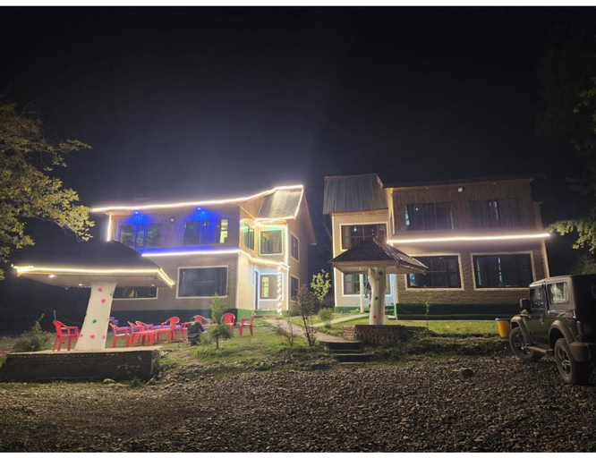 Hotel Pahalgam Woods Cottage, Pahalgam, Anantnag