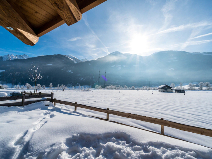Others 4, Chalet in Niedernsill Near Ski Slopes, Zell am See