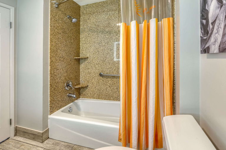 Bathroom 7