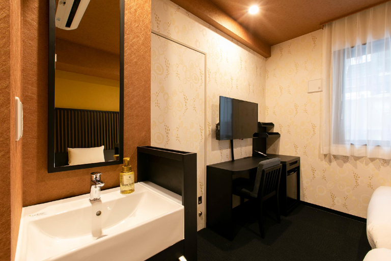Bathroom 7