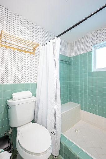 Bathroom 4, BRIGHT Fort Lauderdale Tropical Retreat, Broward
