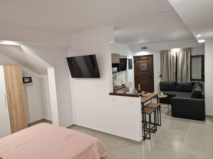 Facilities 2, Το Στενακι, Thessaly