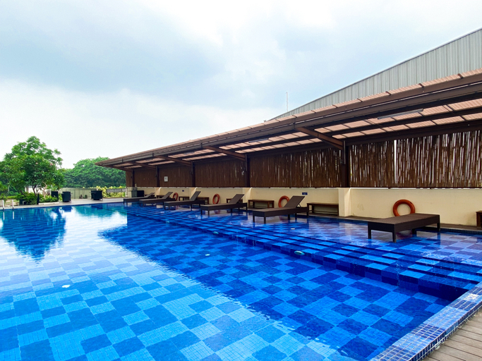 Sport & Beauty 3, Modern Look and Restful Studio at Azalea Suites Apartment By Travelio, Cikarang
