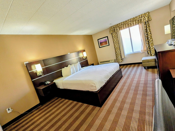 Bedroom 3, Pocono Inn & Banquet, Monroe
