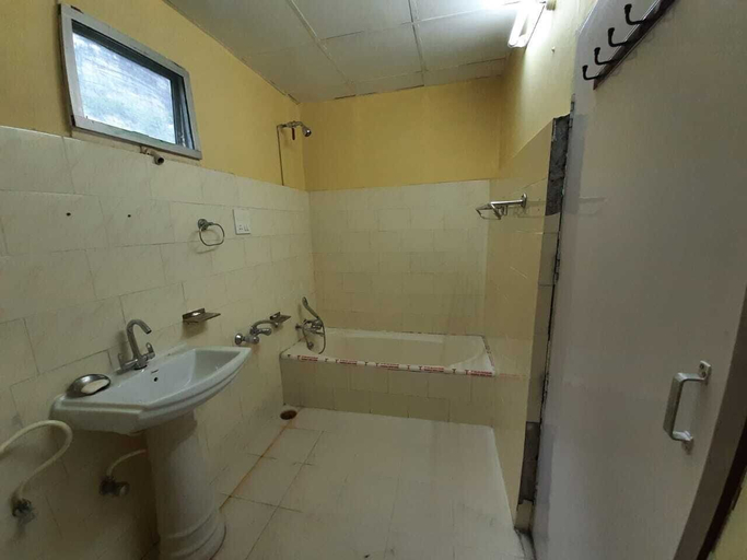 Bathroom 4, Rahul Homestay, Kullu