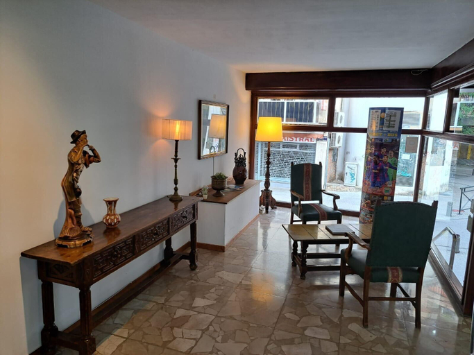 Food & Drinks 5, Vintage Hotel Mercedes, Girona