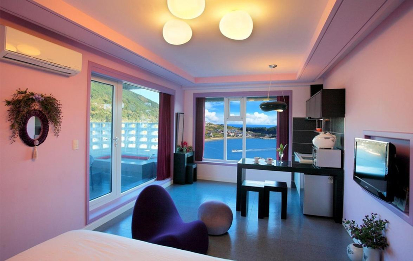 Others 2, namhae elnidonamhae rijoteu, Namhae