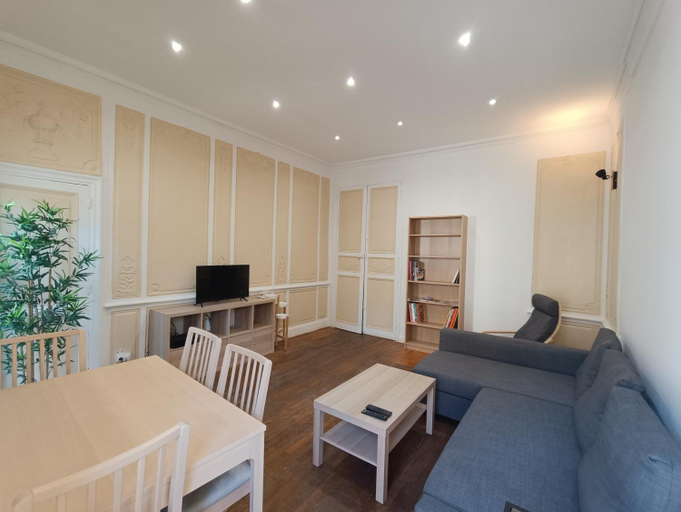5, Appartements et studio renoves en 2022, Intra Muros Avignon, Vaucluse