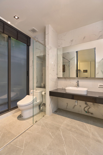 Bathroom 9