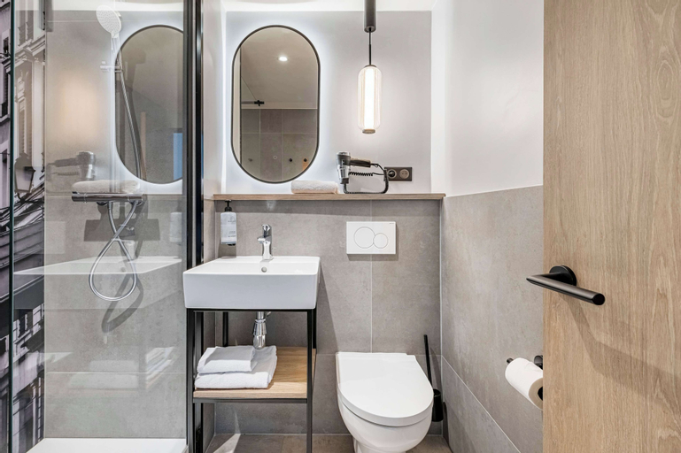 Bathroom 7