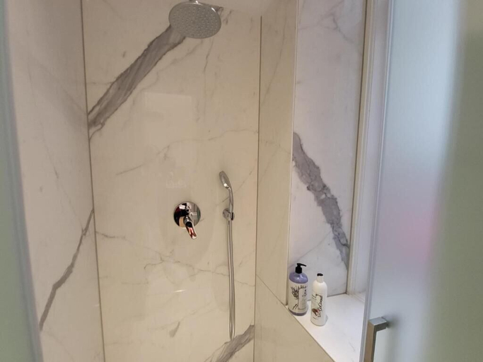 Bathroom 2, City Apartment Schotten Vienna, Wien