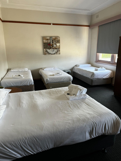 Bedroom 2, William Farrer Hotel, Wagga Wagga - Pt A