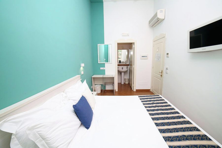 Bedroom 3, Hotel Royal Hills, Napoli