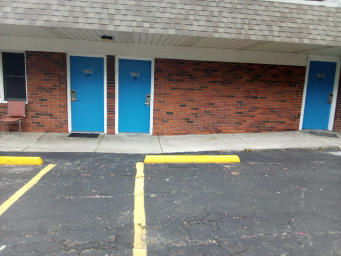 Others 4, Baw Beese Inn, Hillsdale
