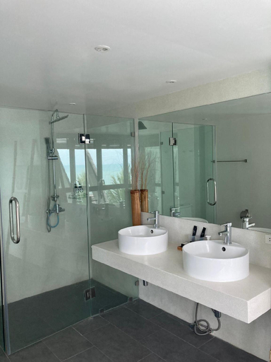 Bathroom 27