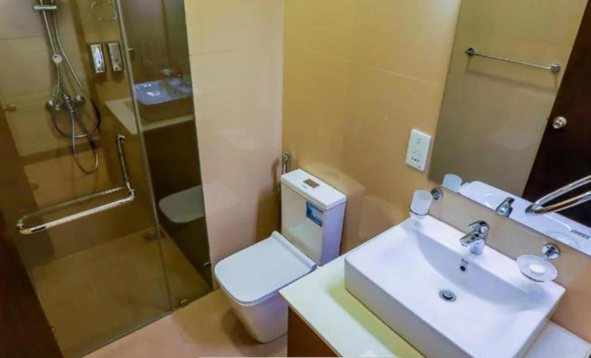Bathroom 4, Tropical Sunsets No 8 by TWR, Negombo
