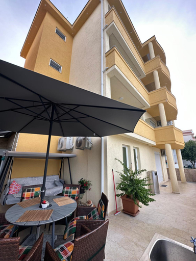 Others 5, Apartments Edona