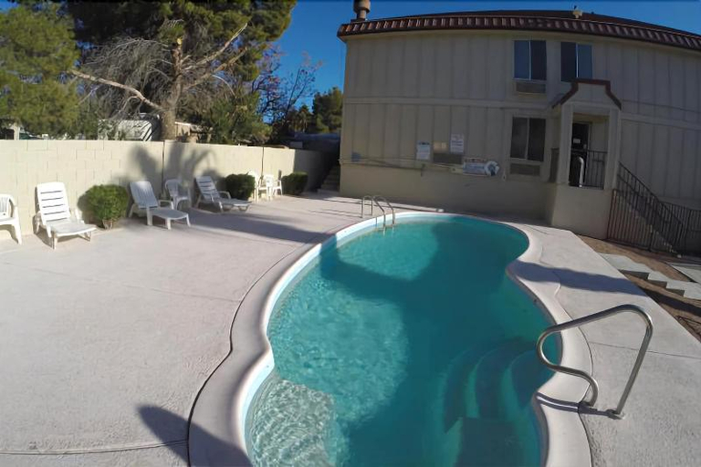 Others, Travelers Inn, Mohave
