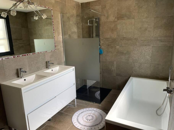 Bathroom 3, Villa 3 chambres avec piscine privative, Corse-du-Sud
