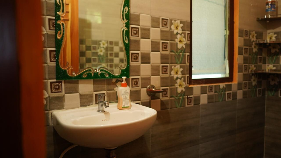 Bathroom 4, Raila Home Stay, Kullu