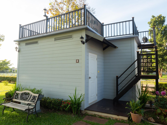 Exterior 2