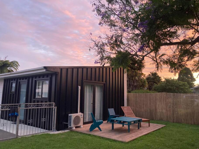 Others 4, Modern Studio near Clive River, Hastings city
