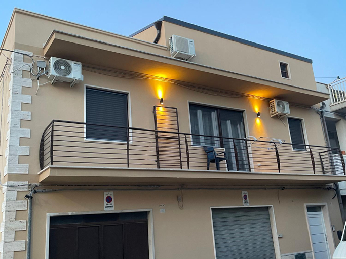 Others 3, A casa di NENE, Foggia