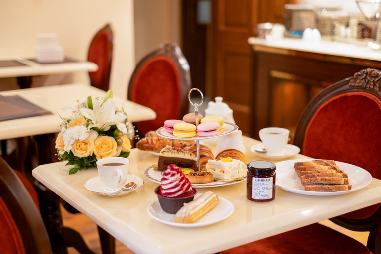 Food & Drinks 1, Moghal Mahal Resort Rajbagh Srinagar, Srinagar
