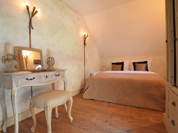 Bedroom 2, Grand Holiday Home in Alphen with Sauna & Hot Tub, Alphen-Chaam
