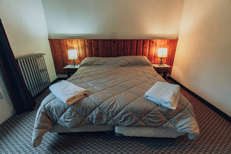 Bedroom 3, Hotel Dinko, Bariloche