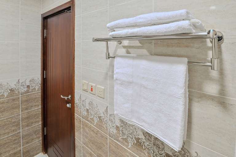 Bathroom 5, Diyar AlSaliheen Serviced Apartments, Al Madinah Al Munawwarah