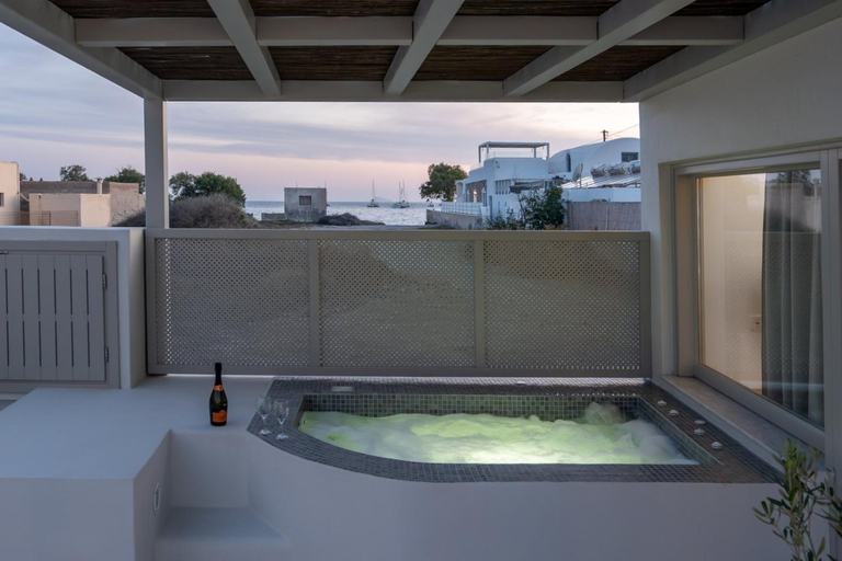 Sport & Beauty 4, New Sea Serenity Villas Next to the Sea With Private Jacuzzi, South Aegean