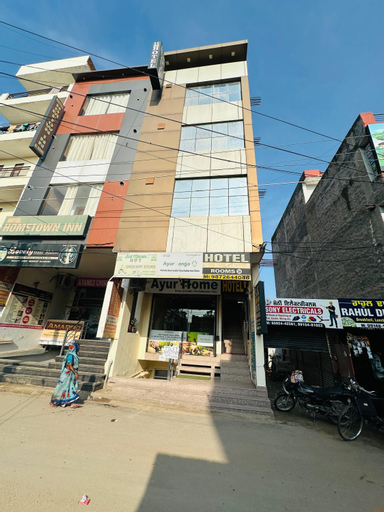 Hotel SK GRAND, Sahibzada Ajit Singh Nagar