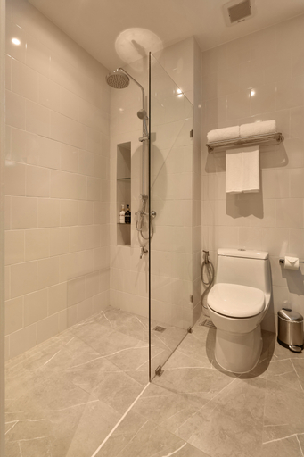Bathroom 9